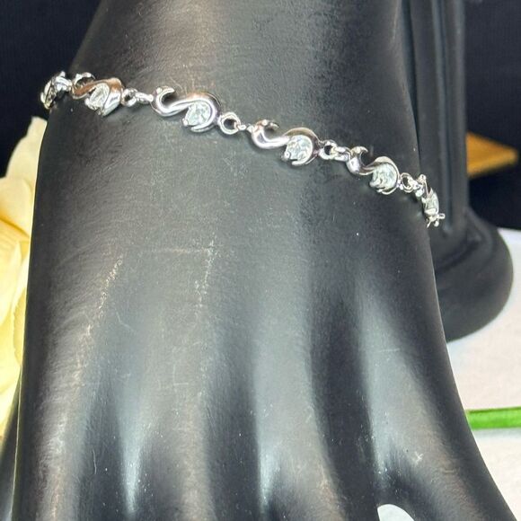 Swan Crystal Tennis Bracelet Made With Swarovski Crystals - Picture 3 of 9